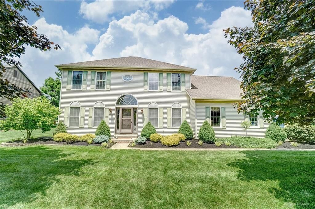 Property Photo: 1835 Thornwood Court OH 45373