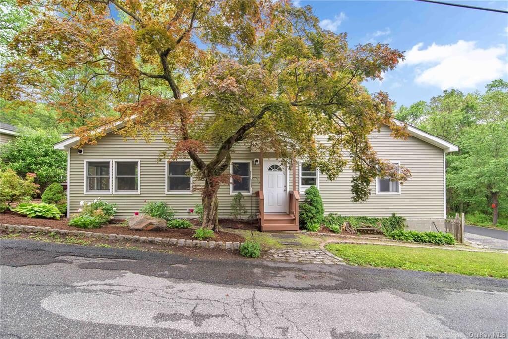 Property Photo:  4 Summit Avenue  NY 10579 