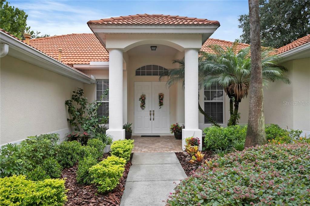 Property Photo:  10224 Garden Alcove Drive  FL 33647 