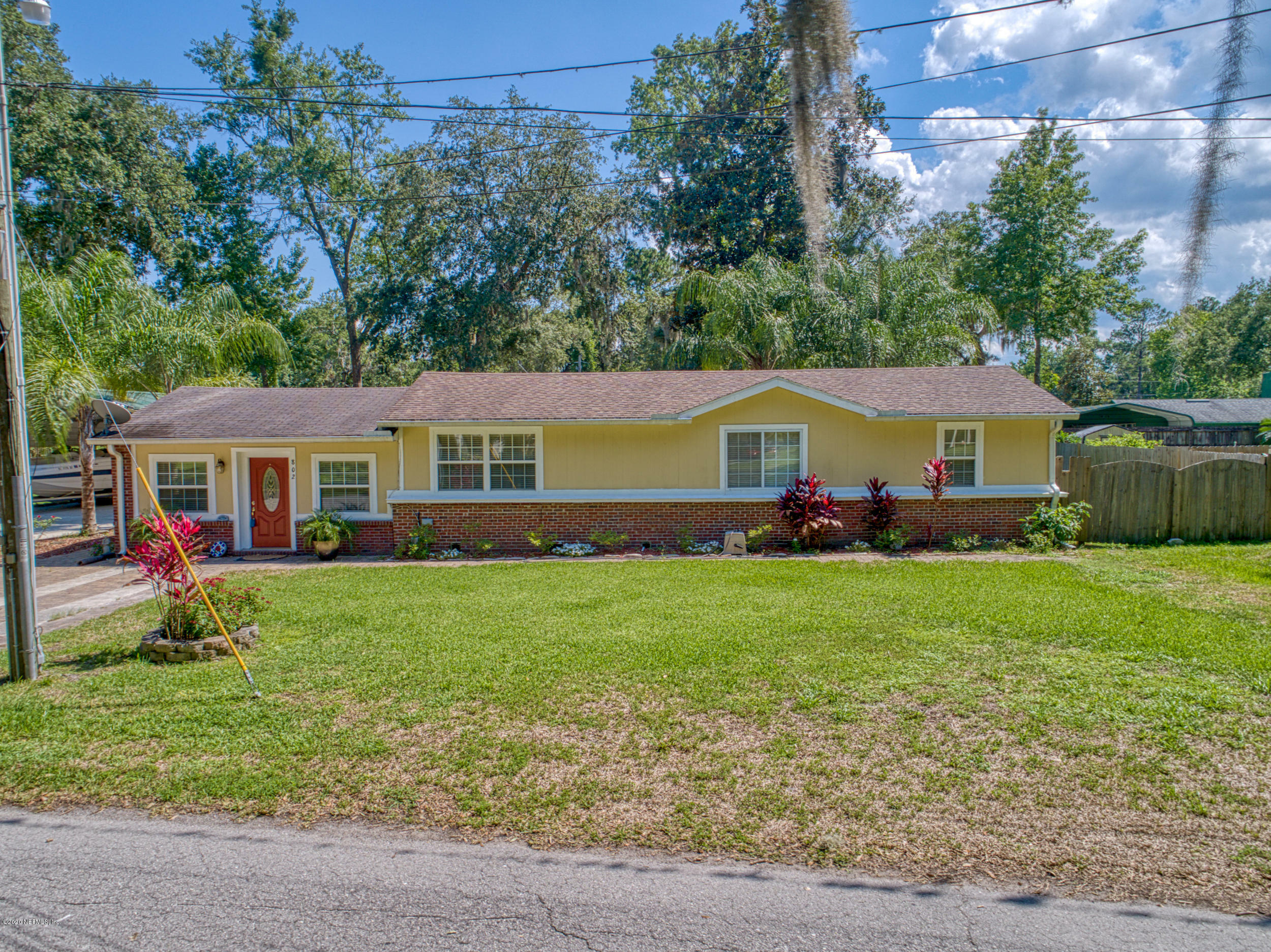 Property Photo:  802 Clay Street  FL 32003 