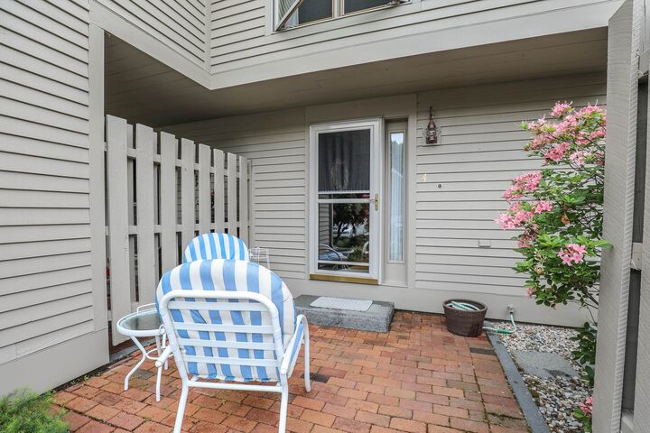 Property Photo: 4 Briston Court NH 03110