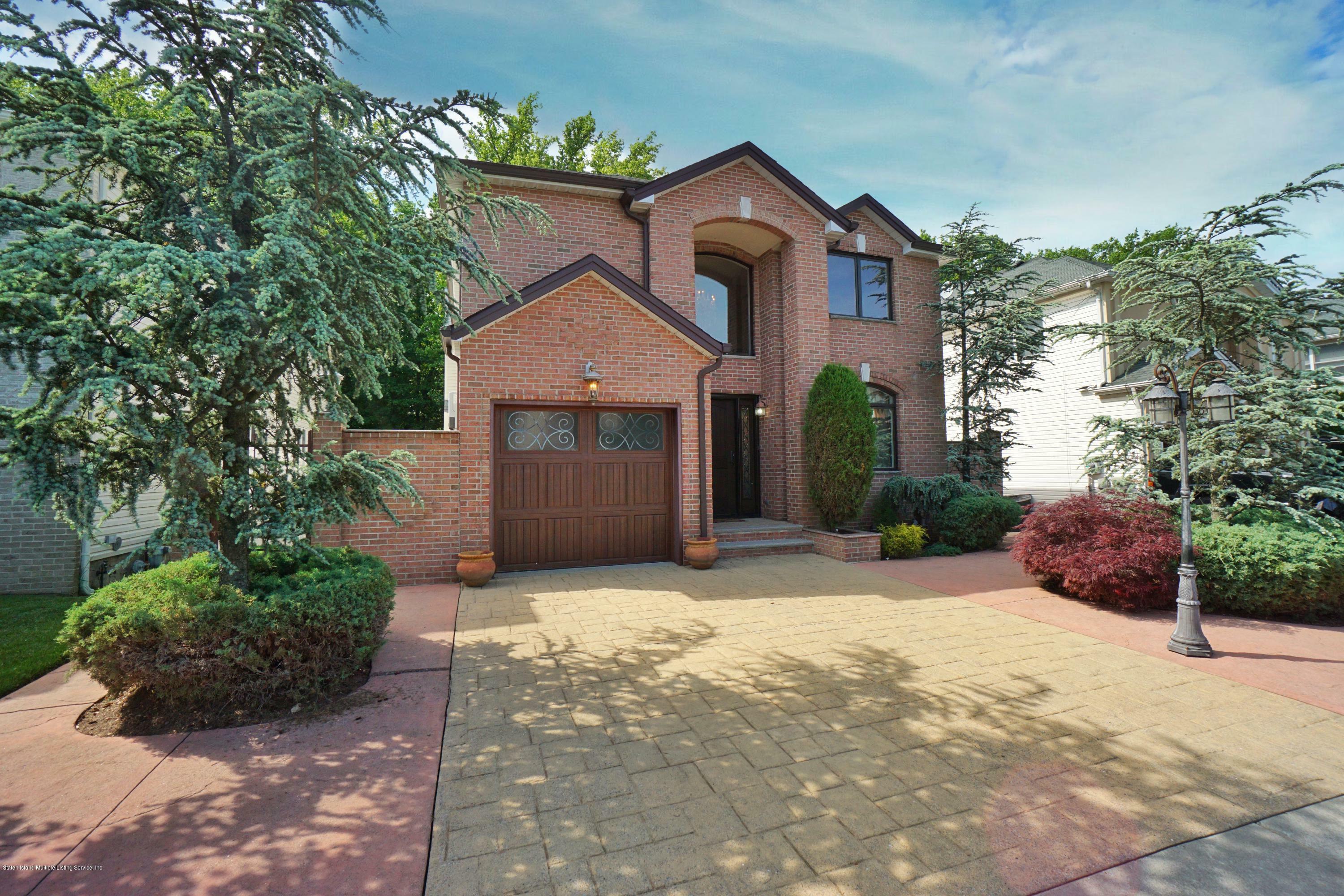 Property Photo: 36 Covington Circle NY 10312