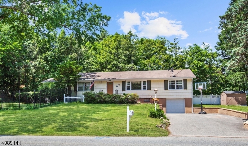 Property Photo:  76 E Mahwah Rd  NJ 07430 