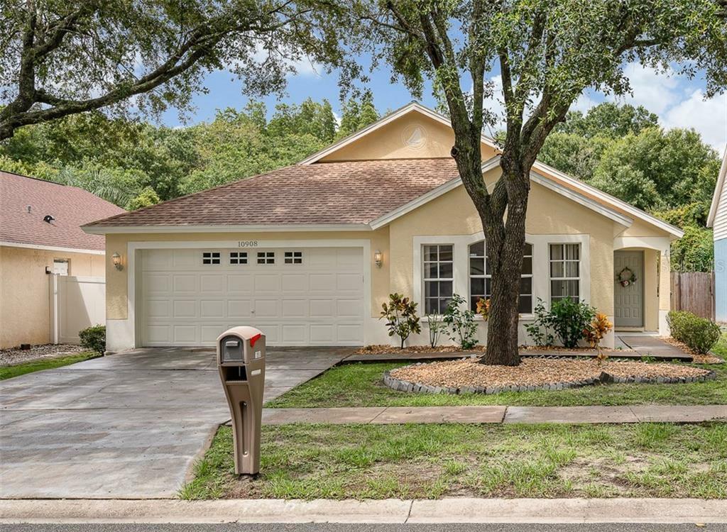 Property Photo:  10908 Peppersong Drive  FL 33578 