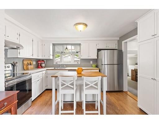 Property Photo:  11 Wellesley Road  MA 01915 