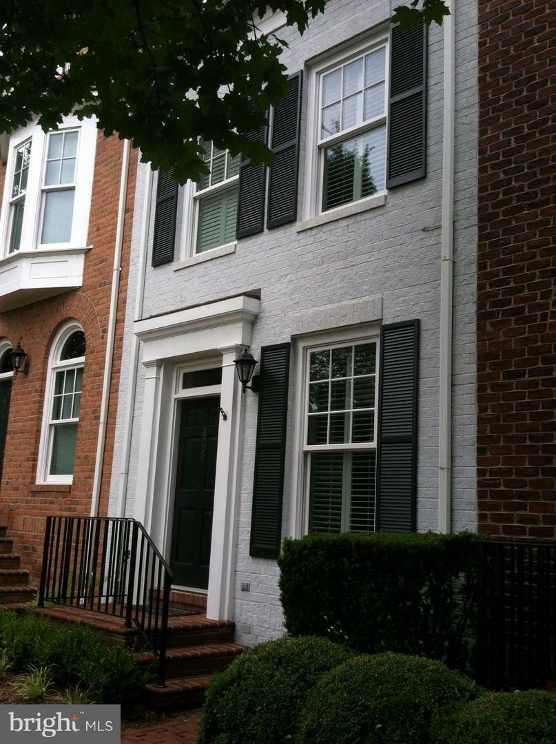 Property Photo:  806 Second Street  VA 22314 