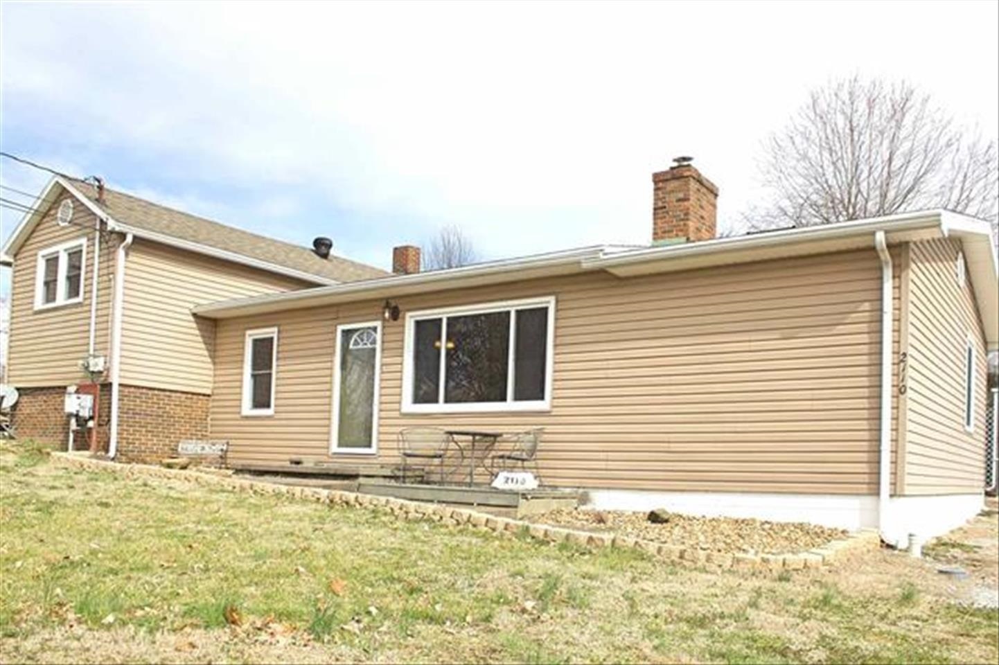 Property Photo:  2110 N State Route 61 Route  IN 47601-8341 