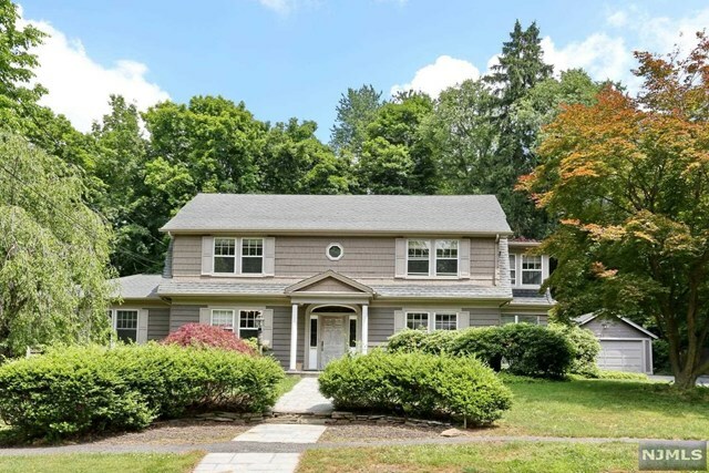 Property Photo:  15 Gwynne Court  NJ 07624 