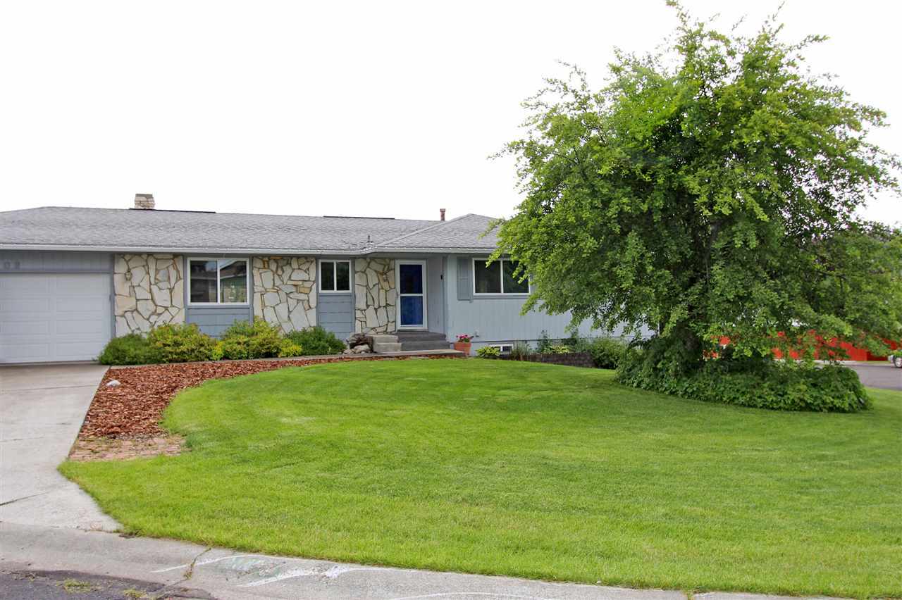 Property Photo: 11408 N Crest Ct WA 99218-2667