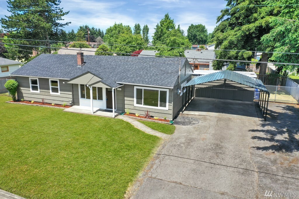 Property Photo:  1201 16th St NE  WA 98002 