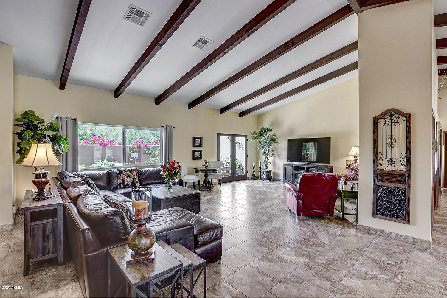 Property Photo: 8370 E Charter Oak Road AZ 85260