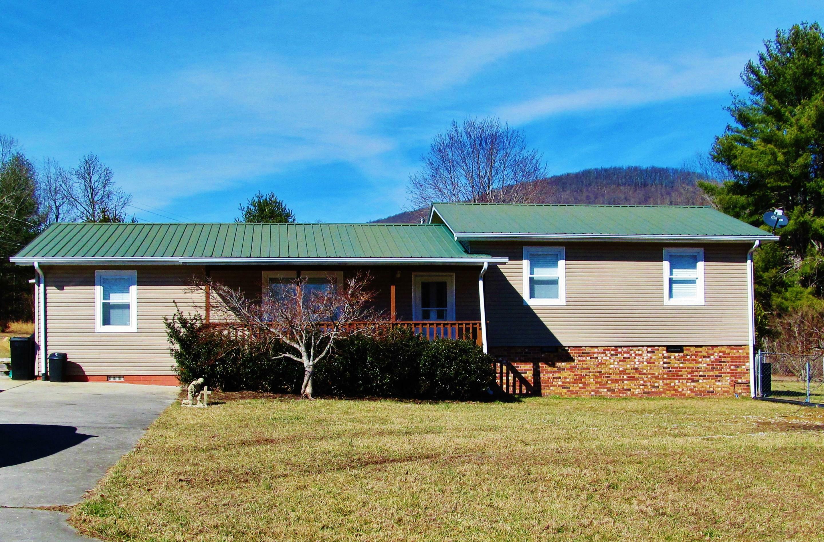 Property Photo:  105 Fairview Rd  TN 37748 