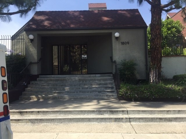 Property Photo: 1809 Peyton Avenue 303 CA 91504