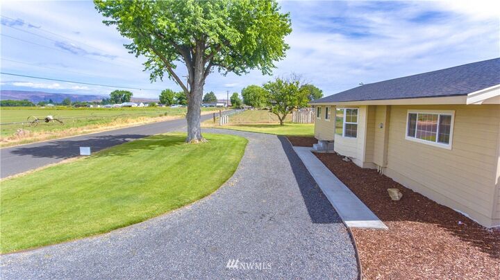 Property Photo: 18789 Road B NE WA 98851