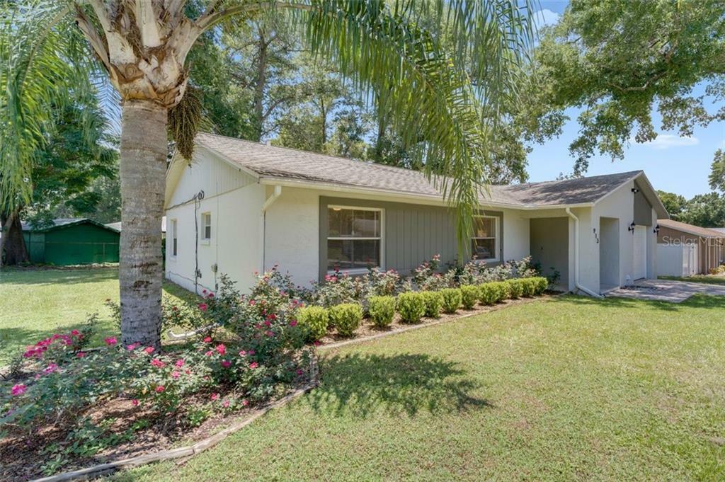 Property Photo: 913 Sycamore Lane FL 32714