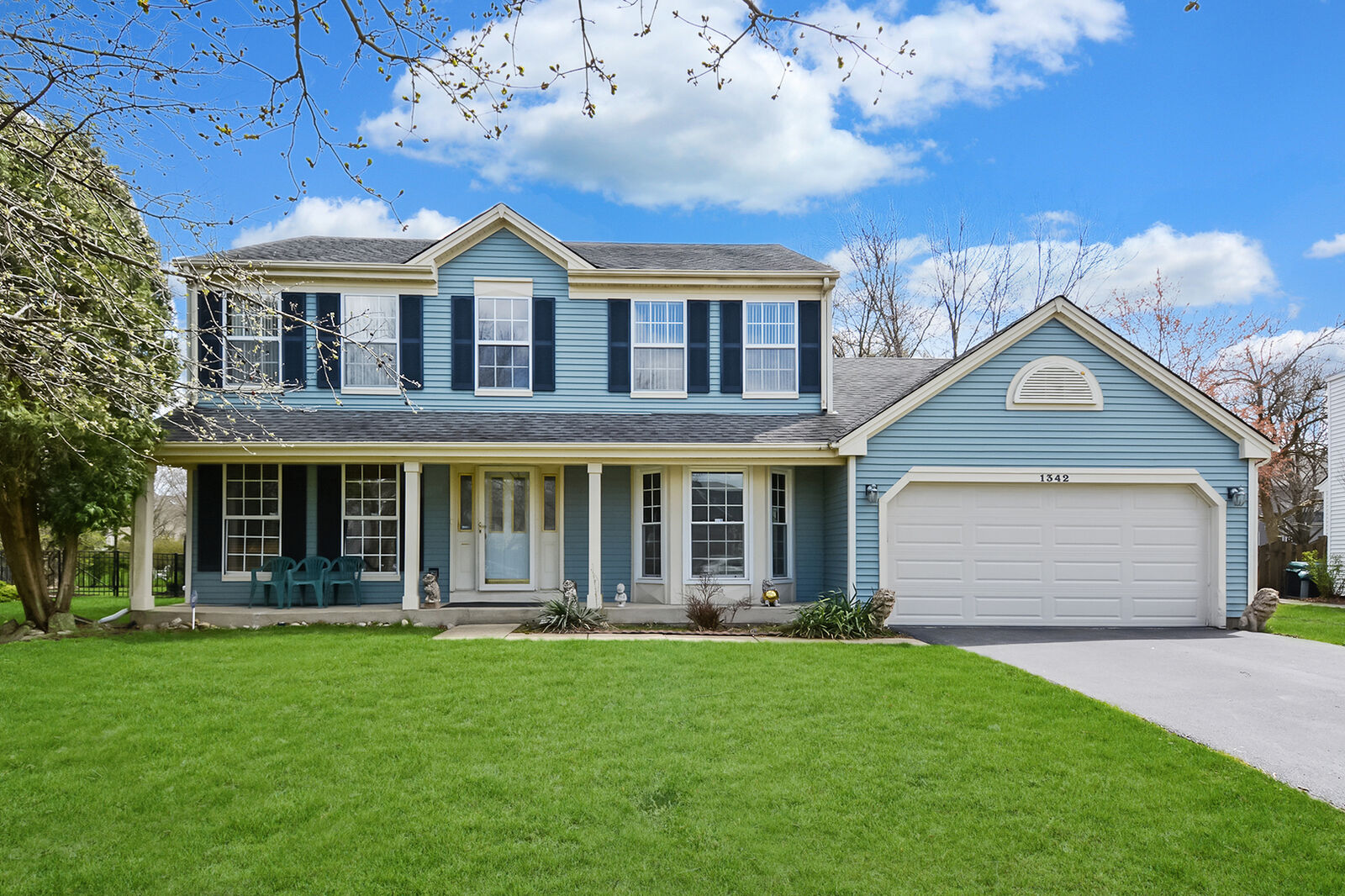 Property Photo: 1342 Lilac Lane IL 60188