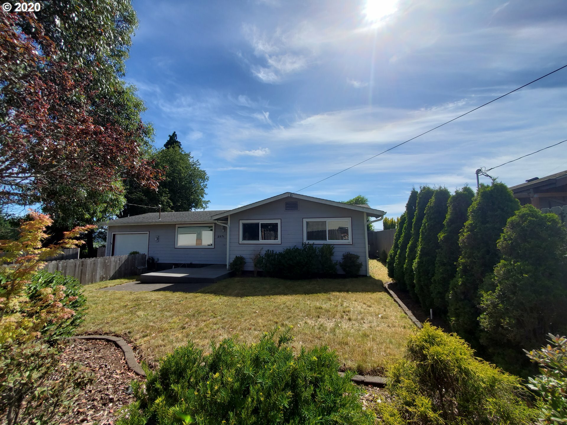 Property Photo:  2571 Madrona  OR 97459 