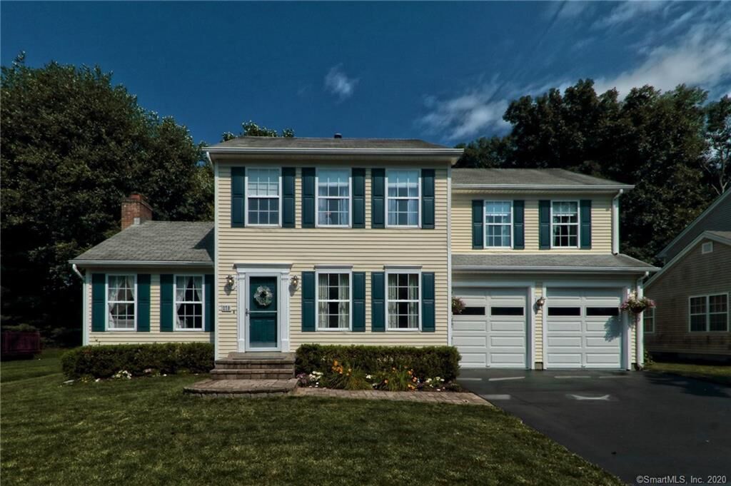 Property Photo: 270 Acorn Lane CT 06461