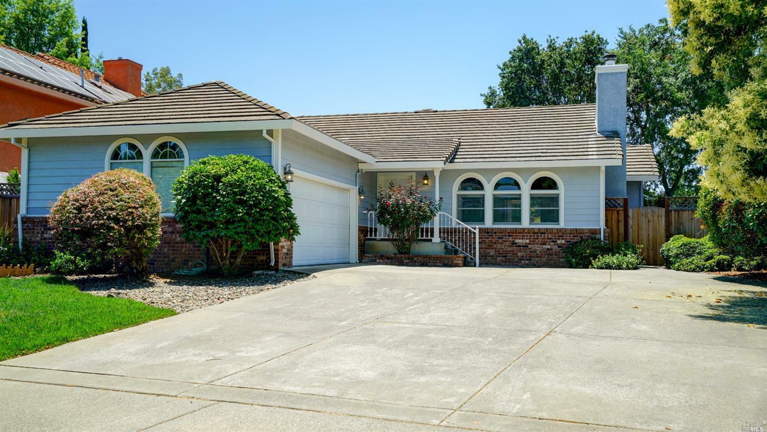 Property Photo:  897 Granada Lane  CA 95688 