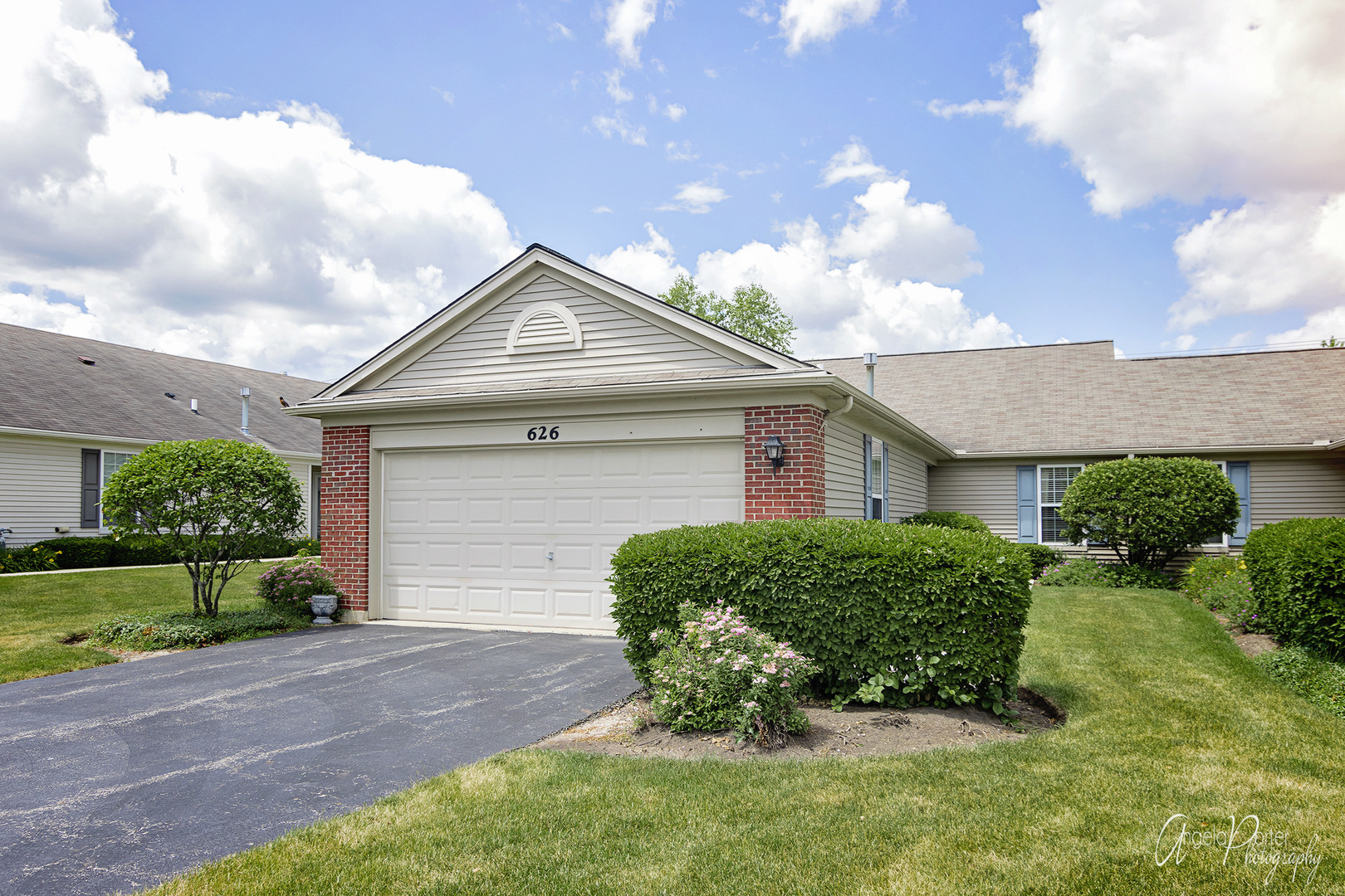 Property Photo:  626 South Curran Road -  IL 60073 