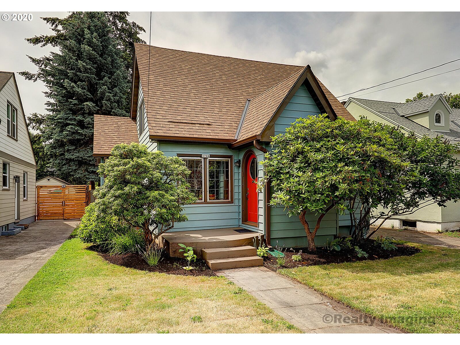 Property Photo:  3706 SE Franklin St  OR 97202 