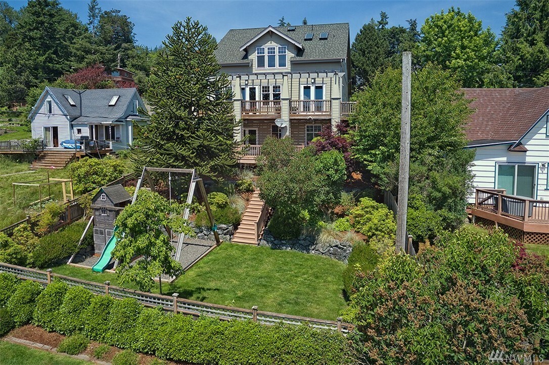 Property Photo:  4007 Silver Beach Ave  WA 98226 