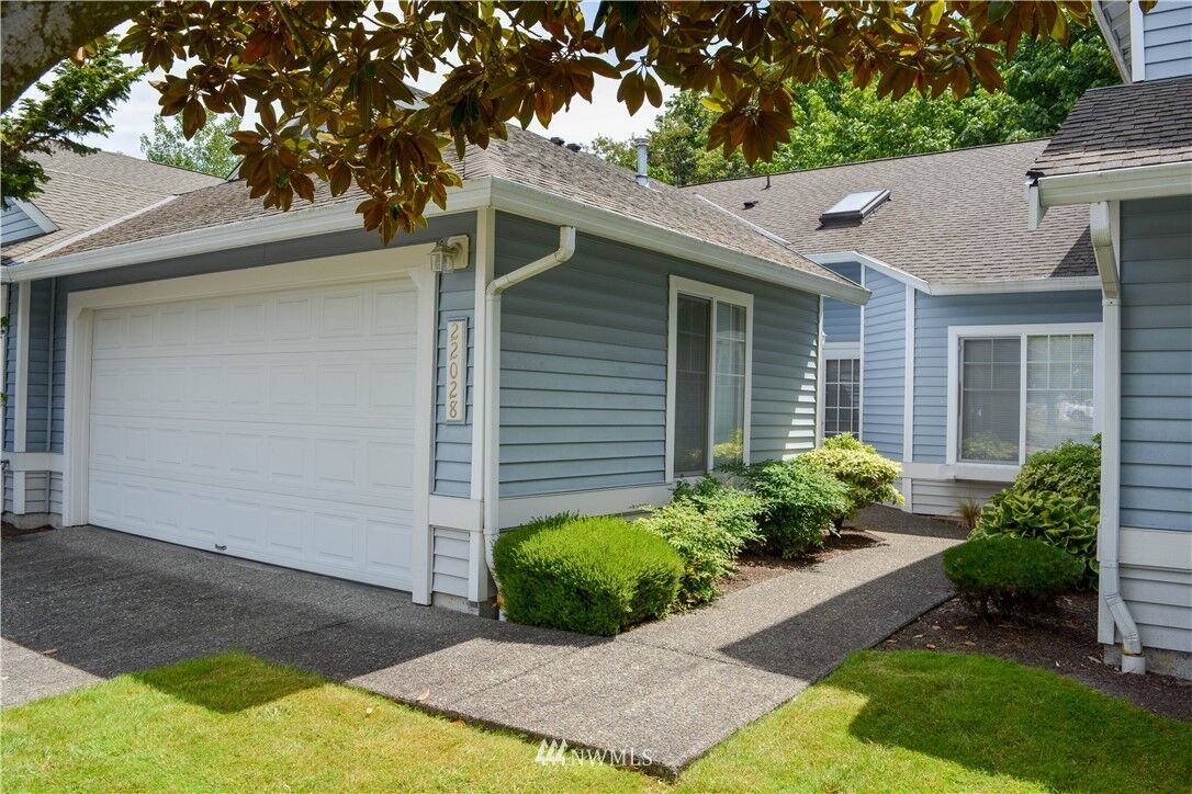 Property Photo:  22028  43rd Avenue S 133  WA 98032 