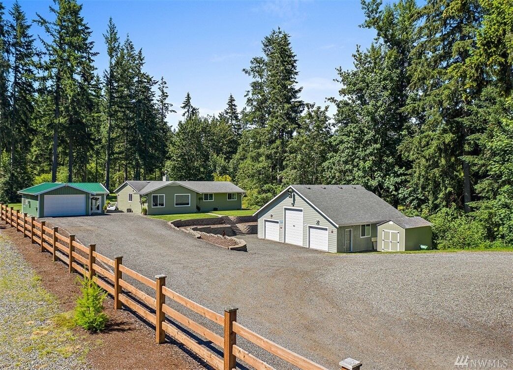 Property Photo:  23515 SE 299th Street  WA 98010 