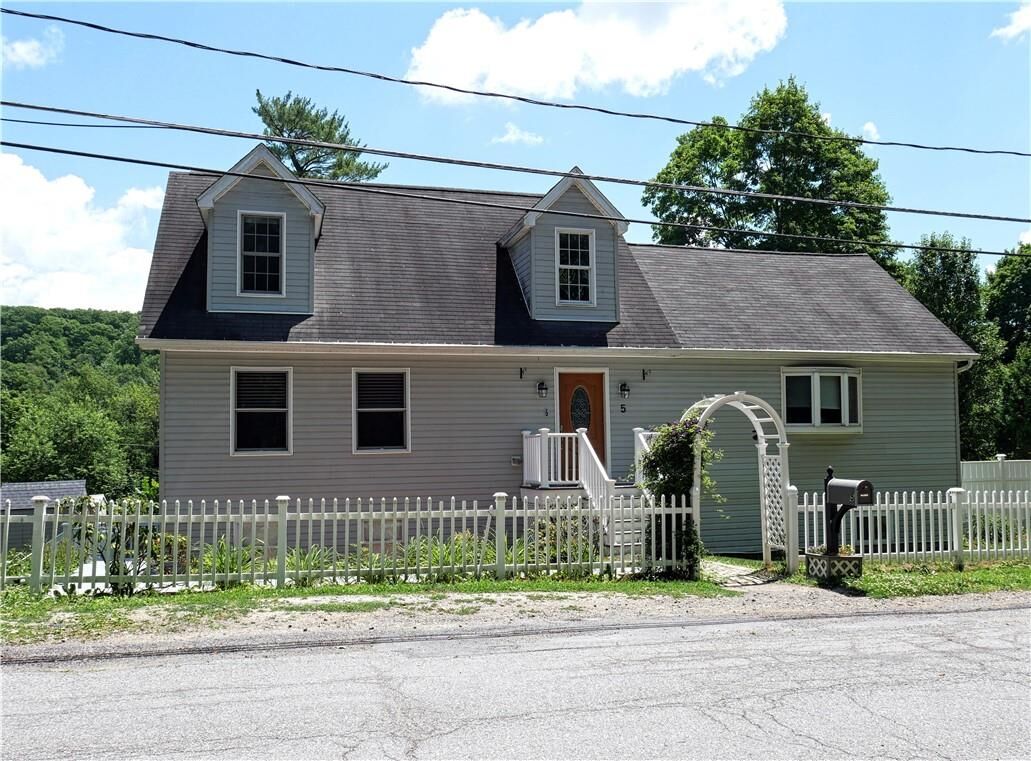 Property Photo:  5 Rockwood Road  NY 10512 