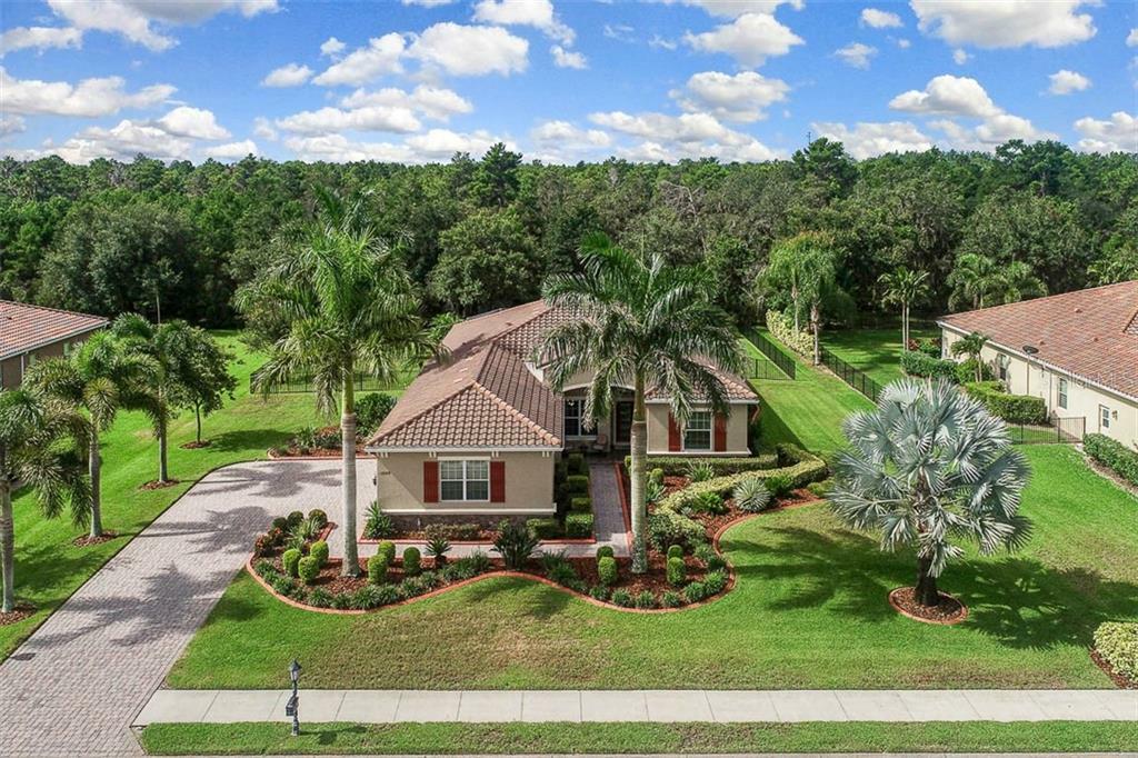 Property Photo: 17108 4th Avenue E FL 34212