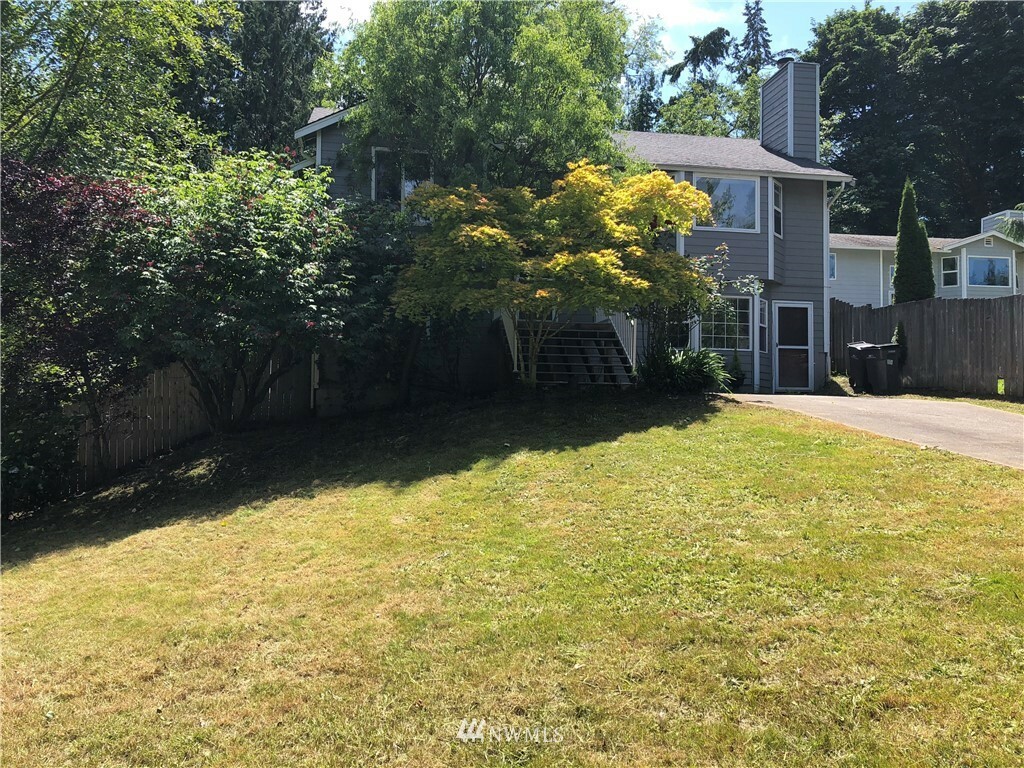 Property Photo:  1097 NE Lombard Court  WA 98311 