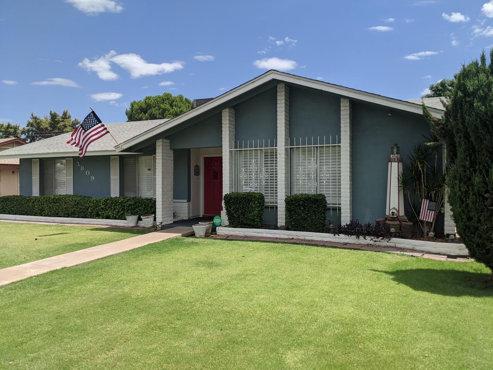 Property Photo: 3809 W Morten Avenue AZ 85051