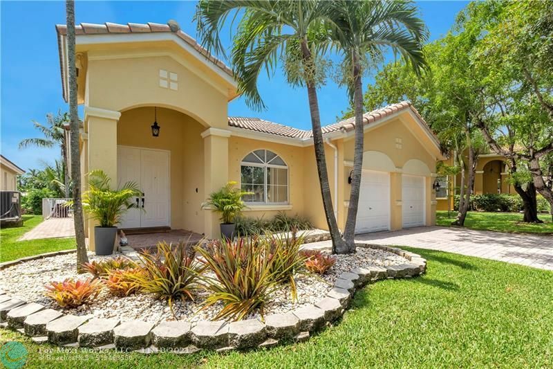 Property Photo:  12562 SW 24th St  FL 33027 