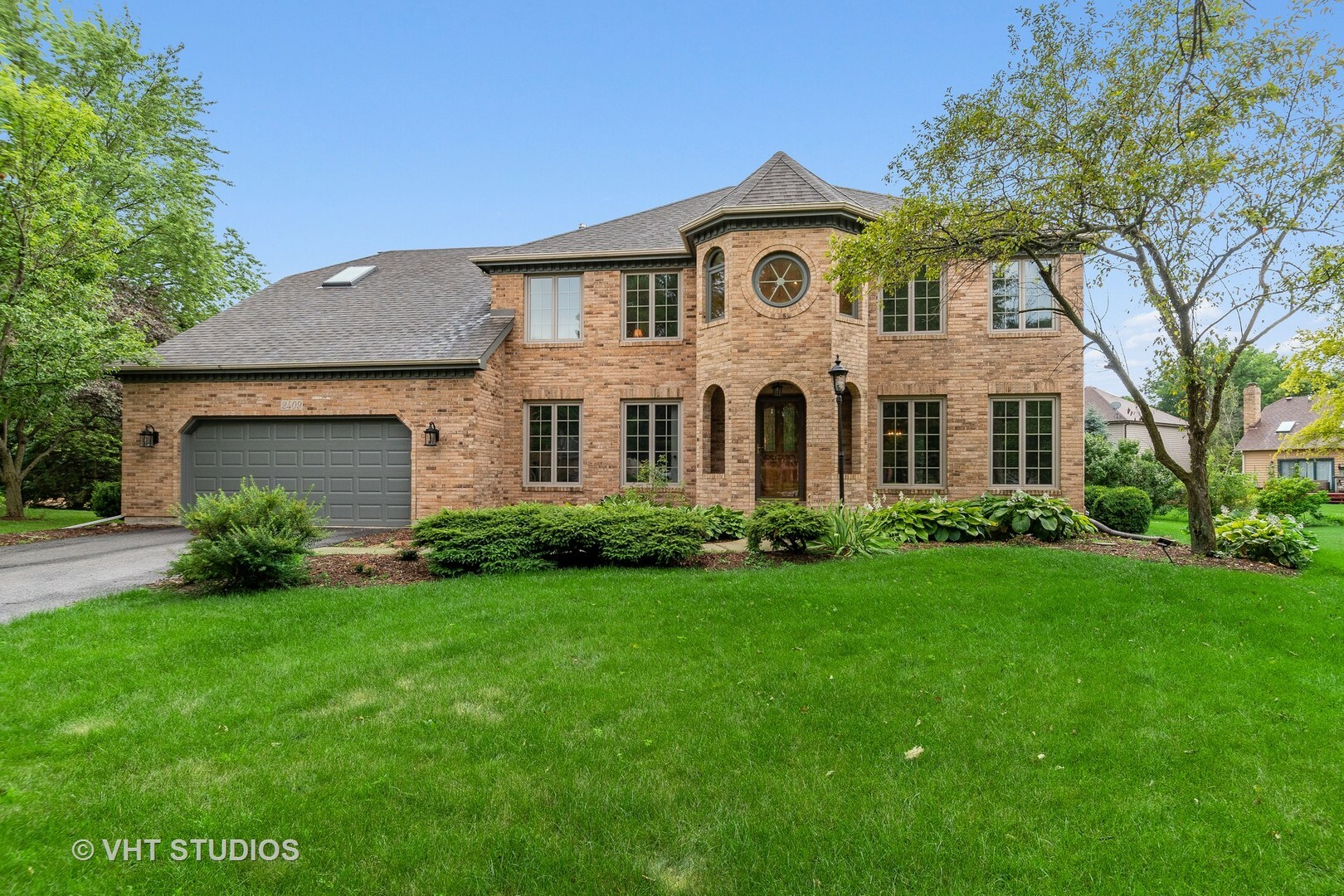 Property Photo:  2409 Centenary Court  IL 60565 