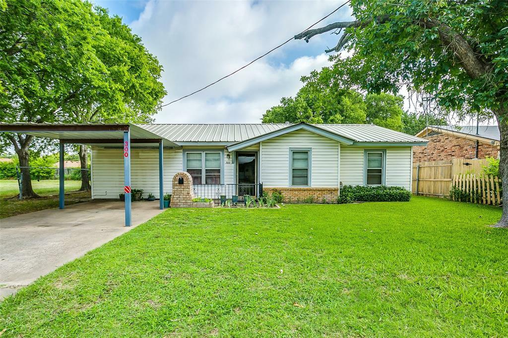 Property Photo: 300 Kay Lane TX 76179