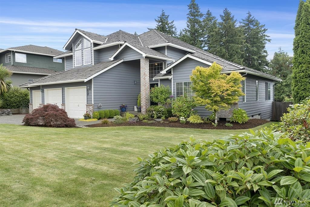 Property Photo:  5210 Ridge Dr NE  WA 98422 