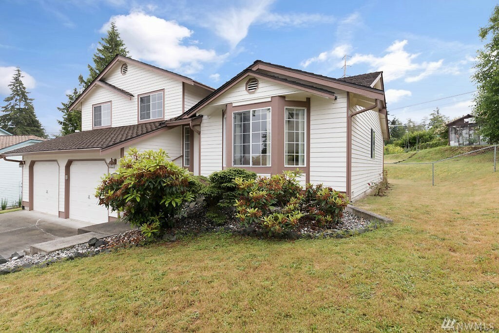 Property Photo:  1467 NW Outrigger Lp  WA 98277 