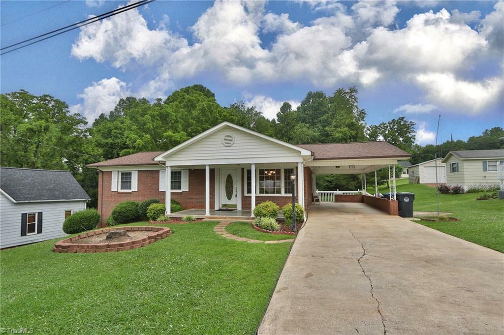 Property Photo:  302 L Street  NC 28659 