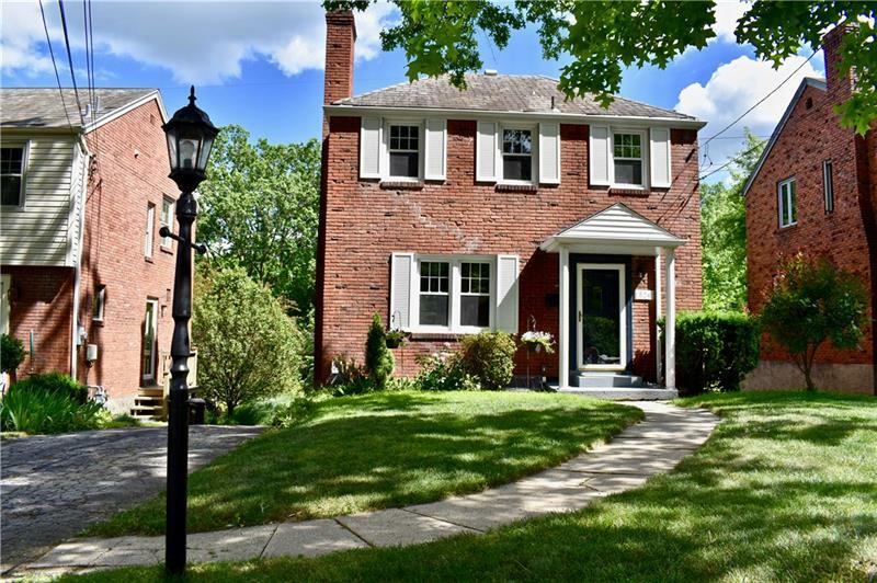 Property Photo: 825 Fruithurst Dr PA 15228