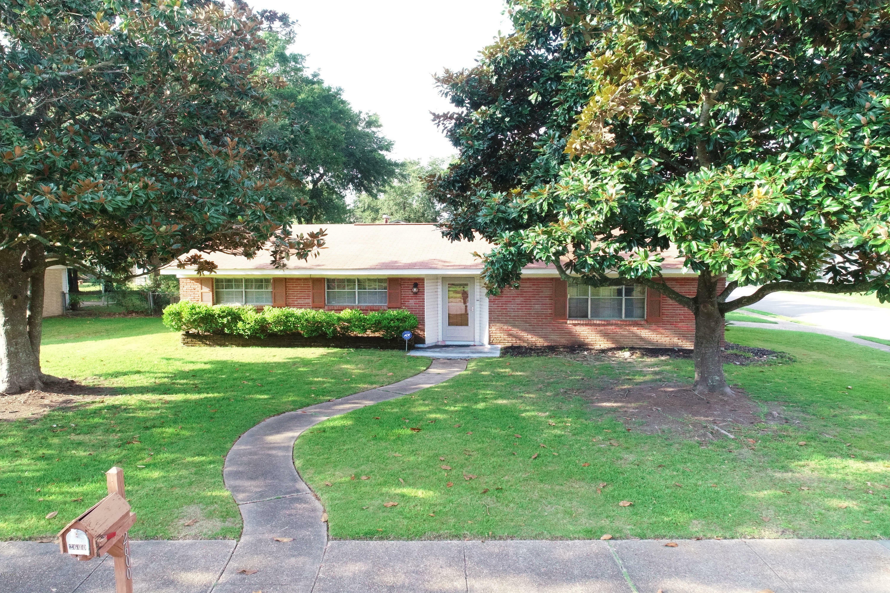 Property Photo: 2600 Demaret Drive MS 39507