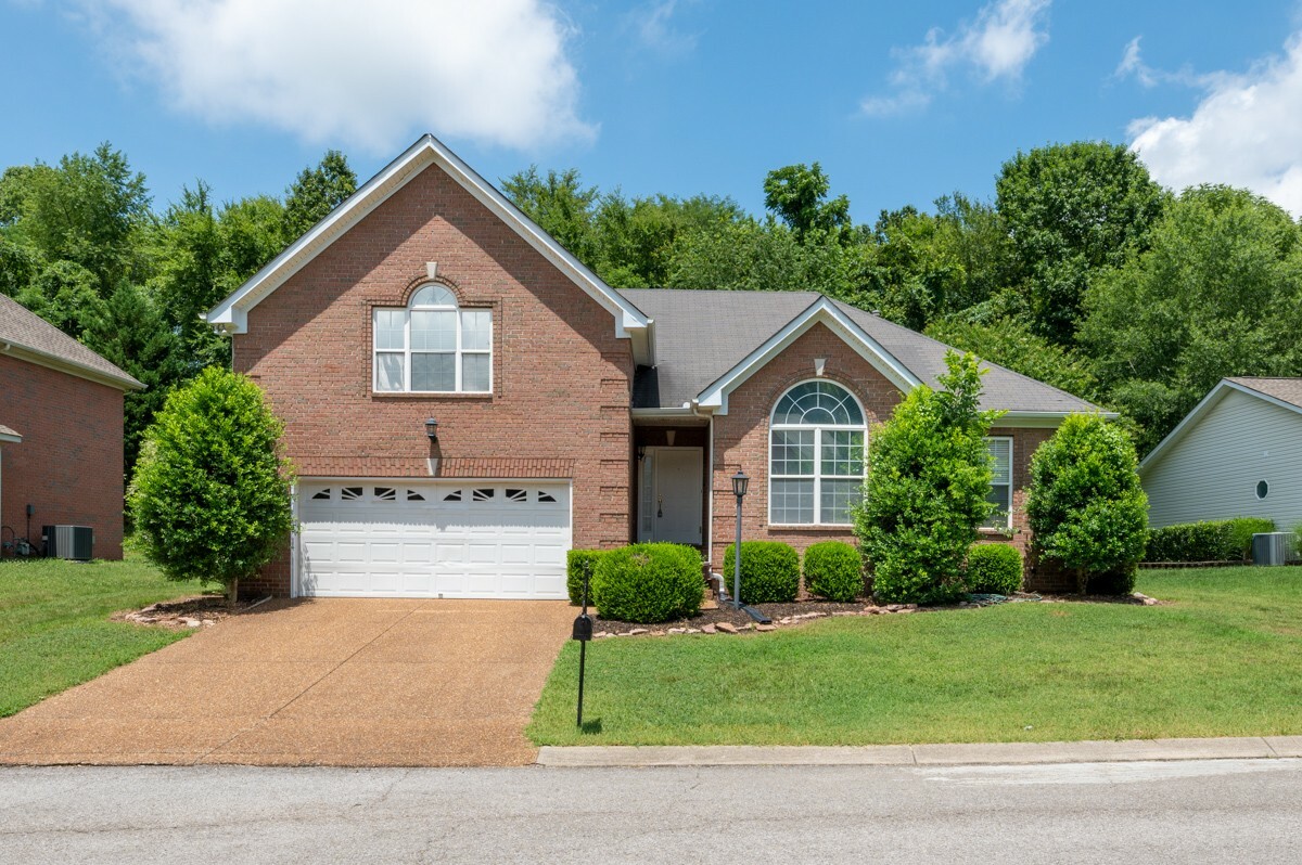 Property Photo: 127 Walton Trace S TN 37075