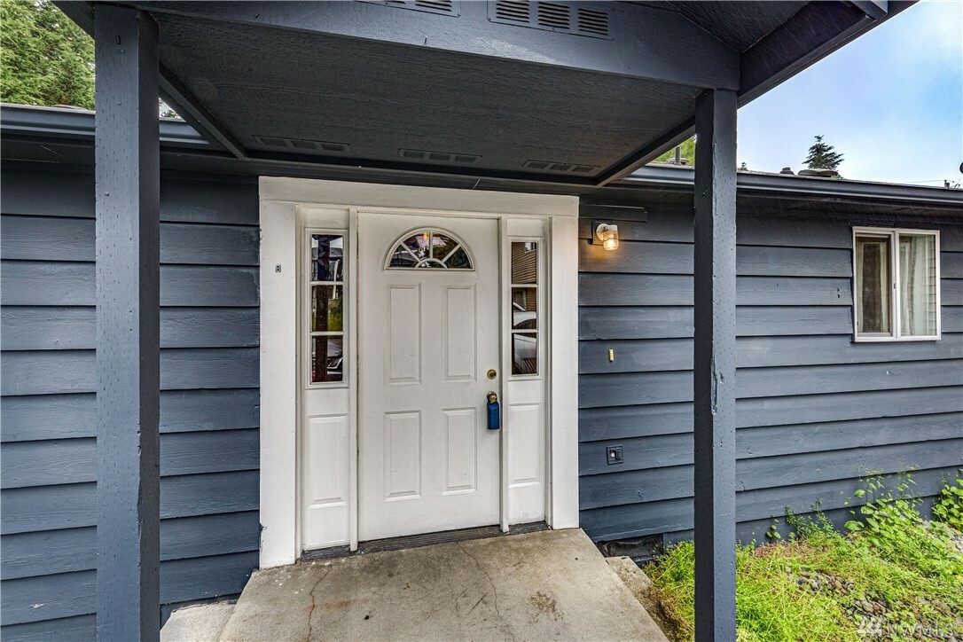 Property Photo: 8526 8th Ave W B WA 98204