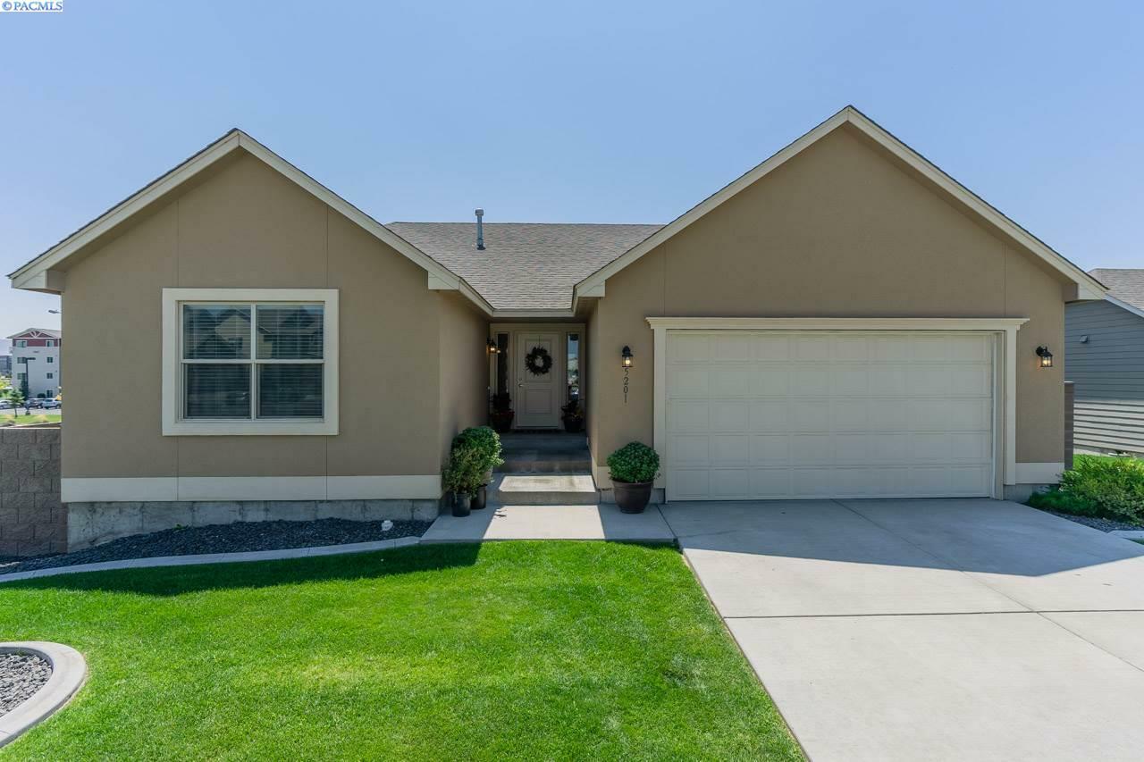 Property Photo: 5201 W 32nd WA 99338