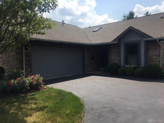 Property Photo: 3131 Lakeview Court OH 45503