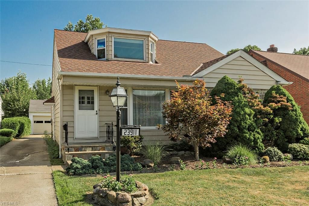 Property Photo:  23911 E Silsby Road  OH 44122 