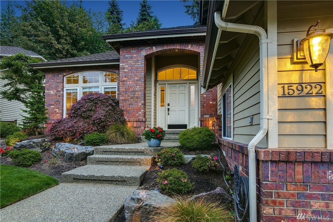 Property Photo: 15922 63rd Dr SE WA 98296