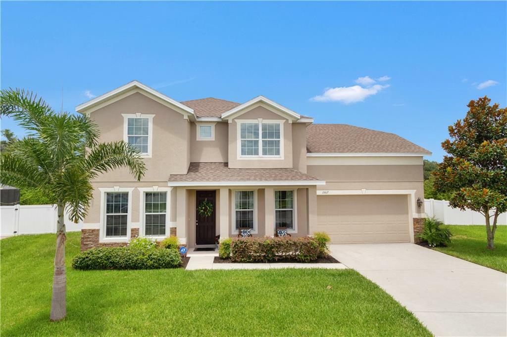 Property Photo: 1967 Sanderlin Point Loop FL 32703
