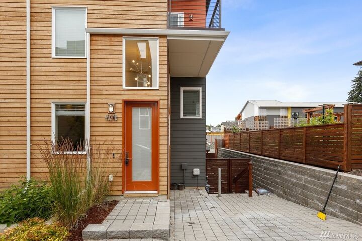Property Photo:  4024  Martin Luther King Jr Way S B  WA 98108 