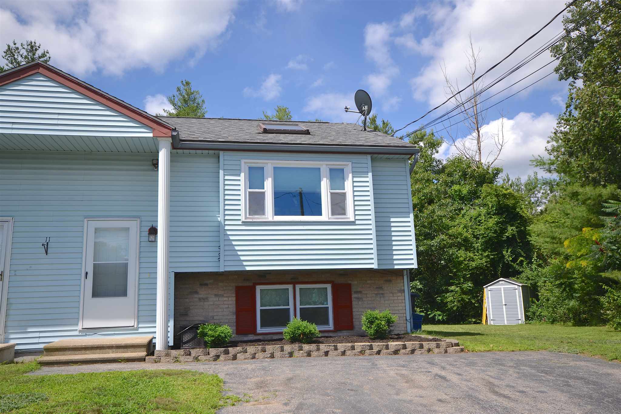 Property Photo: 11 Matthew Drive R NH 03038