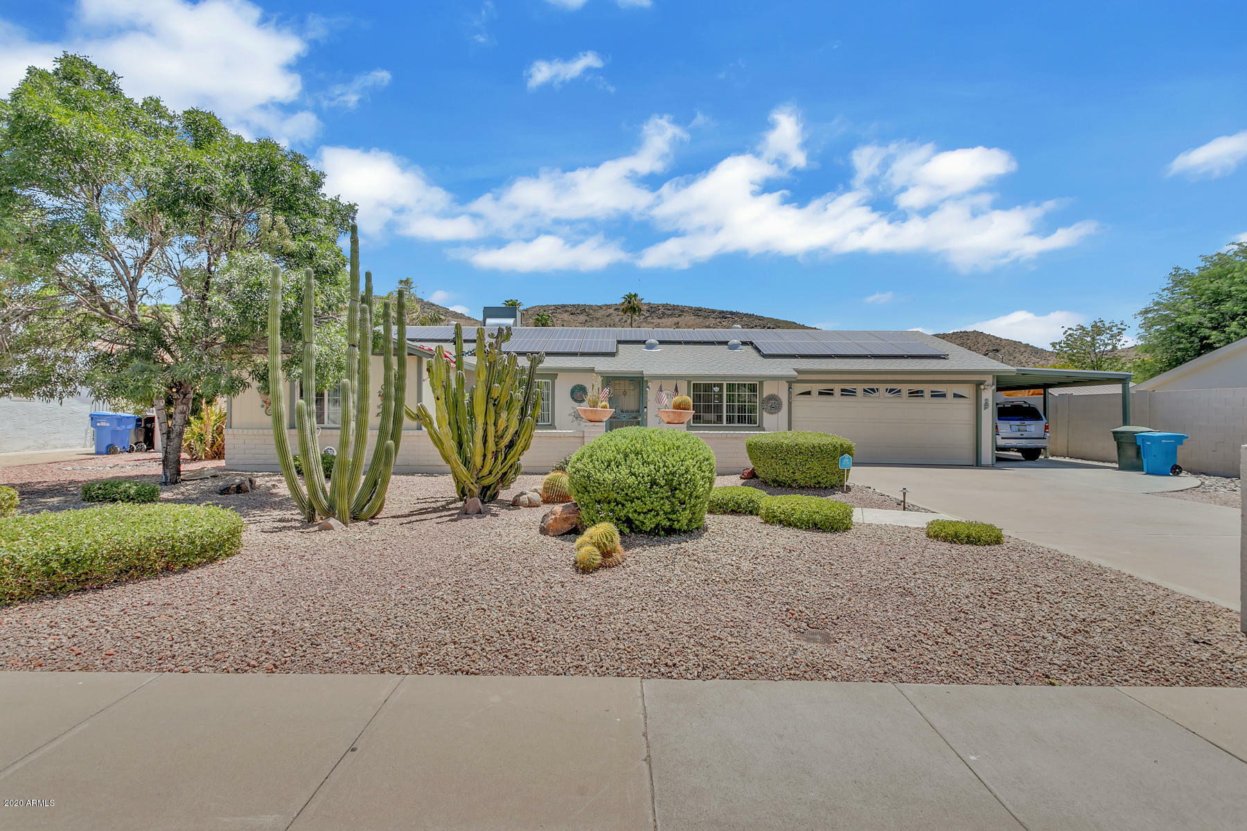 Property Photo:  1523 W Andorra Drive  AZ 85029 